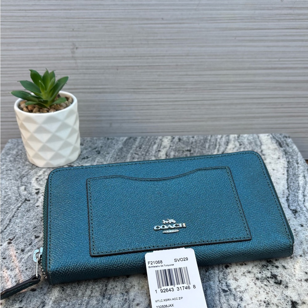 Coach Women’s Wallet - SOLD
